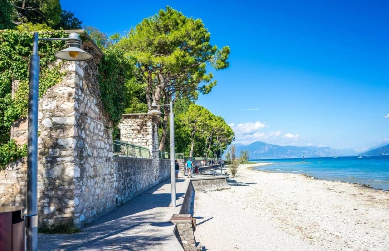 Perseo Apartment - 200M Dal Lago Di Garda Sirmione Exteriör bild